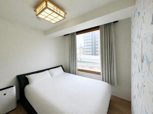 青葉邸-NIPPONBASHI Room 607-3 Min Walk to Kuromon Market 2BR South-Facing Family Residence