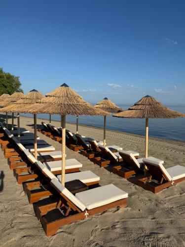 Navarino Luxe Suites