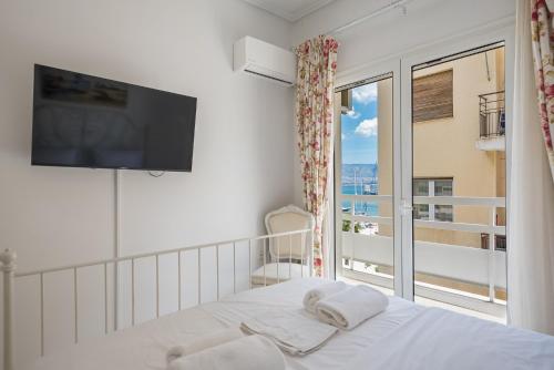 Promenade Piraeus- Seafront Balcony