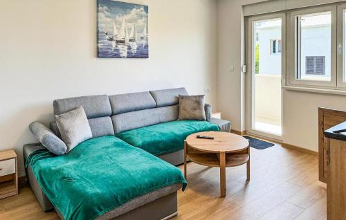 1 Bedroom Lovely Apartment In Kastel Stafilic