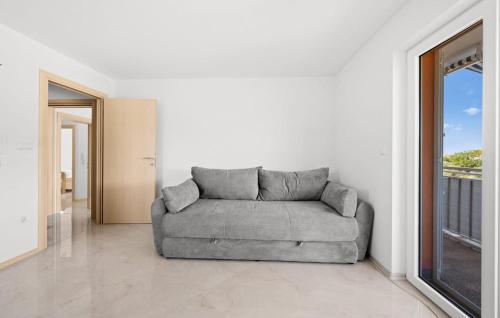 1 Bedroom Amazing Apartment In Rogoznica