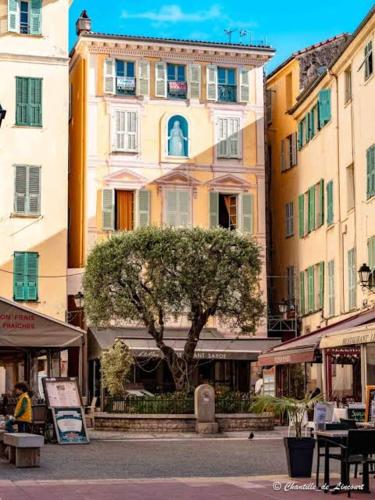 Le Soléna appartement climatisé au rez-de-chaussée dans le Vieux Menton
