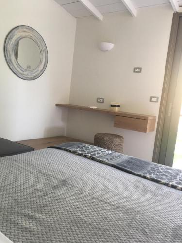One bedroom bungalow NEXT TO MAKRYS GIALOS BEACH