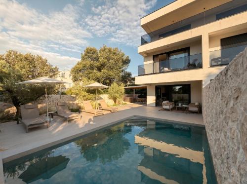 V I D Boutique Apartments