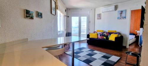 Appartement au Club Nautic avec vue sur la mer à Empuriabrava