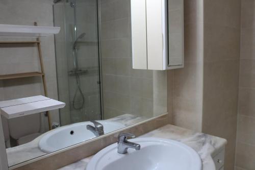 Appartement au Club Nautic avec vue sur la mer à Empuriabrava