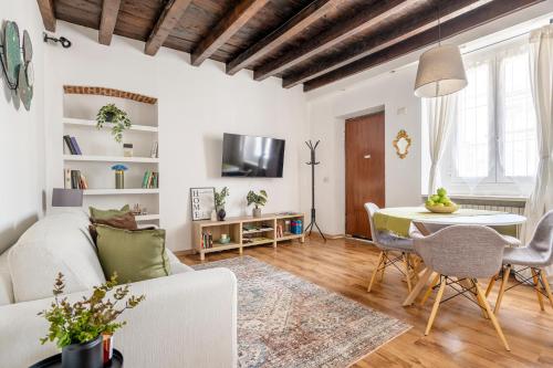 Elegant Apartment in Paolo Sarpi - Milano Center