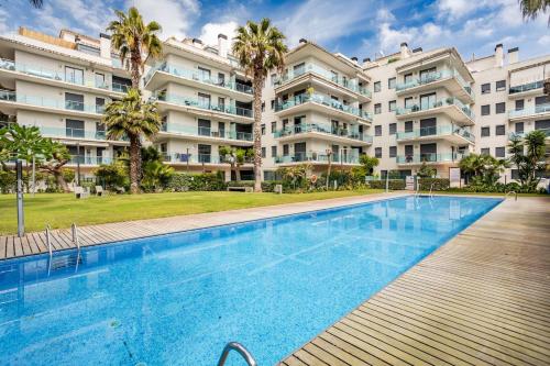 Oasis Fenals, Espectacular Terraza 90m, 3 Habitaciones, Piscina y Parking Privado