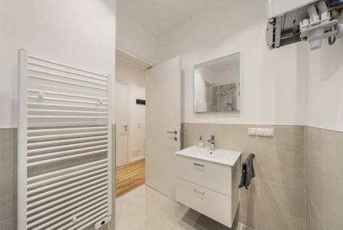 Apartment with Stylish Décor & Welcoming Flair