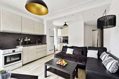 BnBNova - 2BR - Eiffel Tower & Grenelle