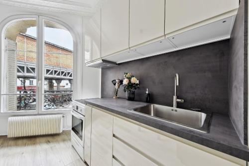 BnBNova - 2BR - Eiffel Tower & Grenelle