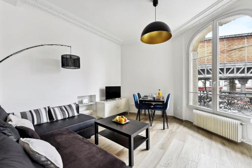 BnBNova - 2BR - Eiffel Tower & Grenelle
