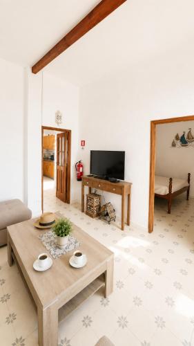 Casa tradicional- 3 quartos-150m praia no coração da cidade velha