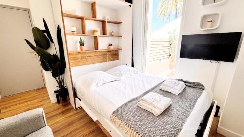 Proche gare, 5 min Plage du Midi, Studio, Terrasse - Palmazur Vacances