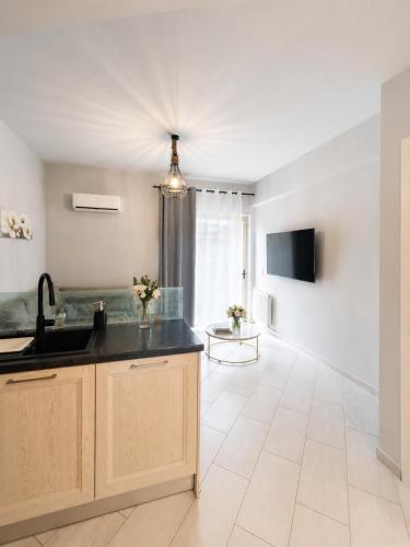 Royal Riviera Seafront Duplex