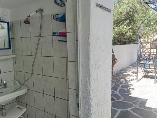Studio near Airport, Port, Beach & Ancient Temple of Artemis