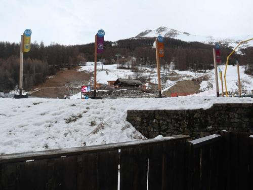 Appartement rénové pour 8 pers, skis aux pieds, cœur de station, grande terrasse, box à skis - FR-1-322-564