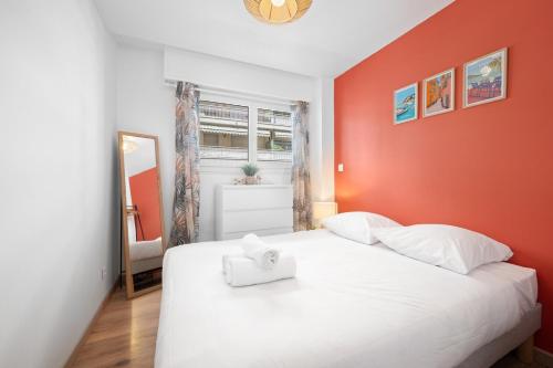 Beautifully Renovated with Charm - In the Port /AC