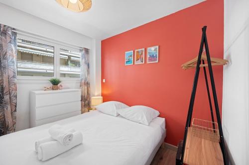 Beautifully Renovated with Charm - In the Port /AC