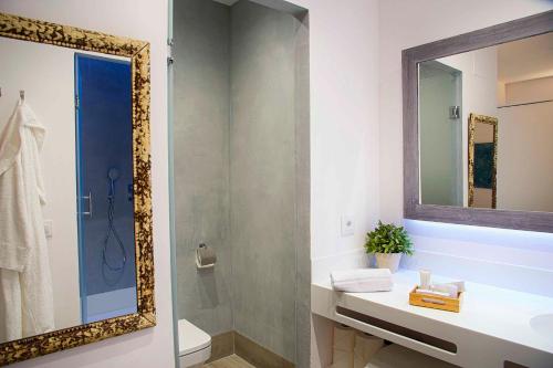 Overland Suites Catedral photo 24