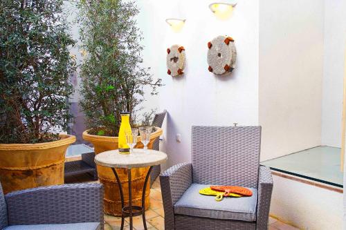 Overland Suites Catedral photo 82