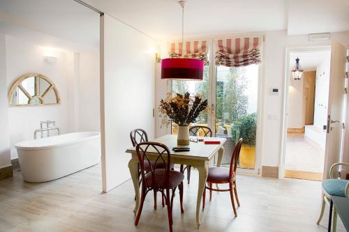 Overland Suites Catedral photo 27