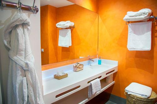 Overland Suites Catedral photo 136