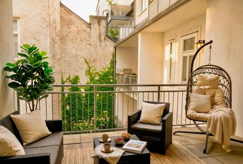 100 m2 Apartment with Balcony & Free Parking