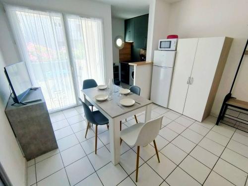 Appartement T2 parking climatisation, lumineux et moderne - 4VOIL245 -