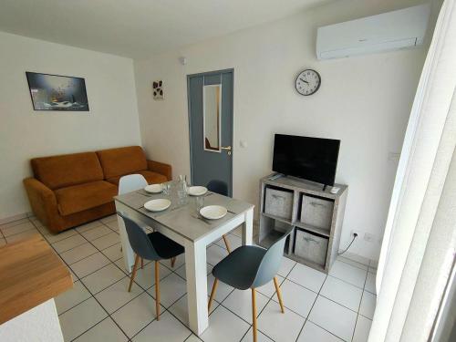 Appartement T2 parking climatisation, lumineux et moderne - 4VOIL245 -