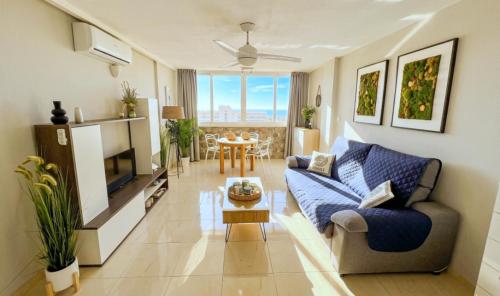 Apartamento con piscina y aire acondicionado