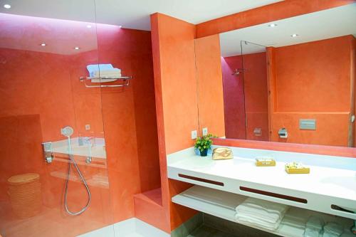 Overland Suites Catedral photo 32