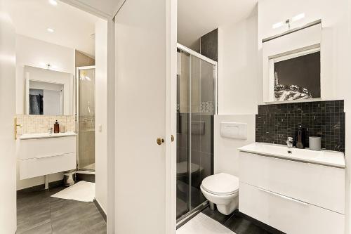 Spacieux appartement à Paris – 10 voyageurs