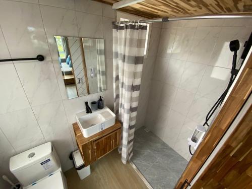 Beach Tiny House - Plot 11 tesisinde bir banyo