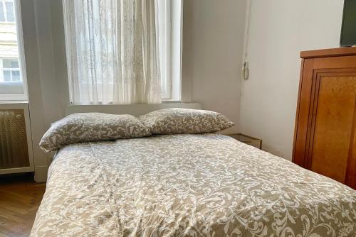 Premium Apartment with Free Parking & Shared Balcony
