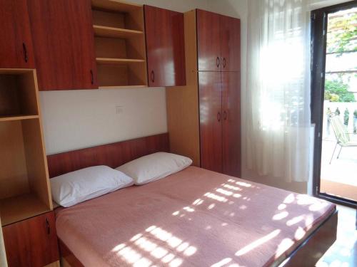 Apartments with parking space Crikvenica - 27709