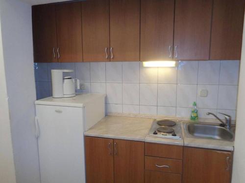 Apartments with parking space Crikvenica - 27709