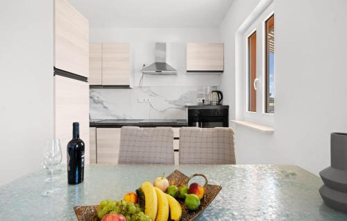 1 Bedroom Beautiful Apartment In Rogoznica