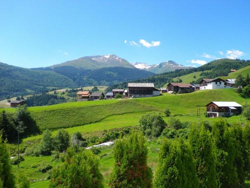 Zdjęcie z galerii obiektu Apartment in Disentis with Garden BBQ Views w mieście Disentis