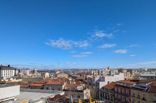 Exclusive 7th floor apartment in Plaza de España