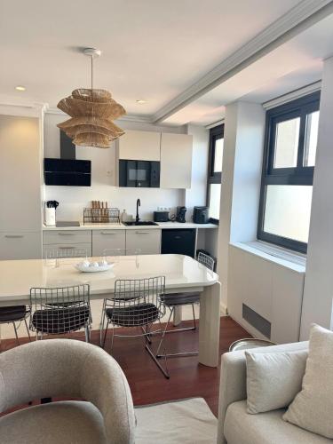 Exclusive 7th floor apartment in Plaza de España
