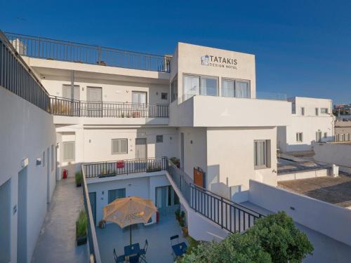 Tatakis Design Hotel With Rooftop Caldera Views