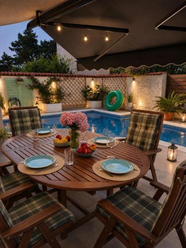 Private pool,3 bedrooms and 3 bathrooms