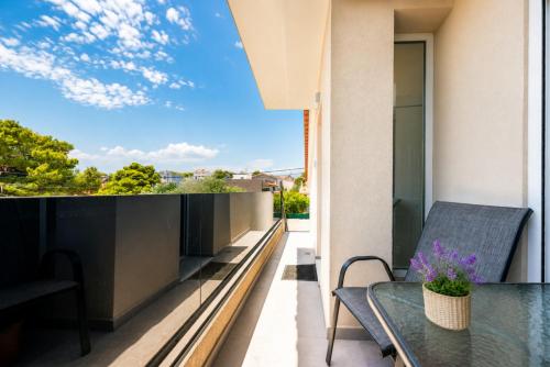 Diogenis Apartments Near Athens Airport By SEM
