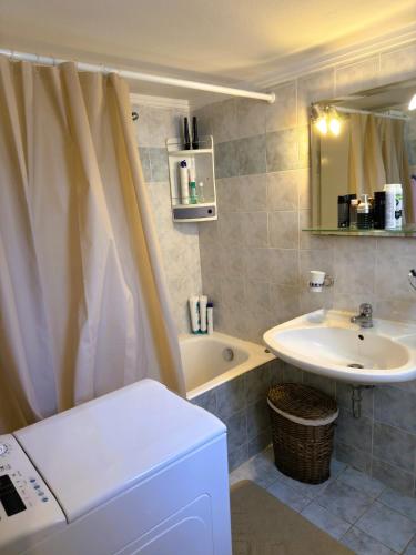 Quiet central apartment in Kallithea