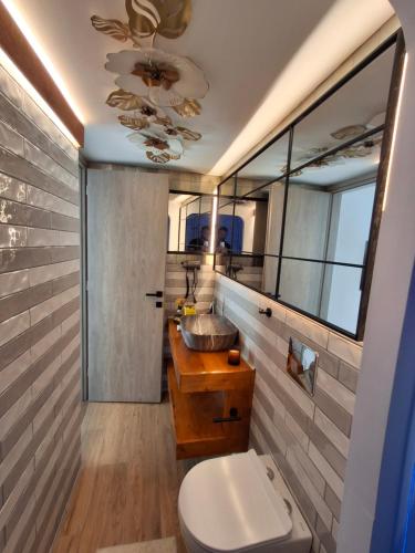 Luxury Private Suite