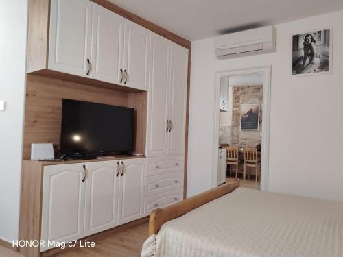 New studio in Šibenik Centre with private parking