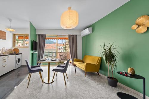 Charmant studio climatisé avec balcon à Menton