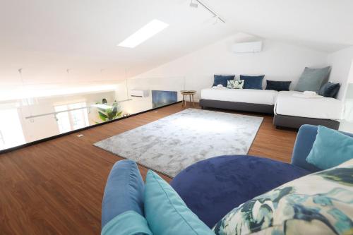 Décimus Lodge - Premium Town Center Stay