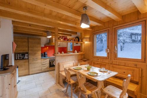 Family chalet with terrace and garden in Chamonix